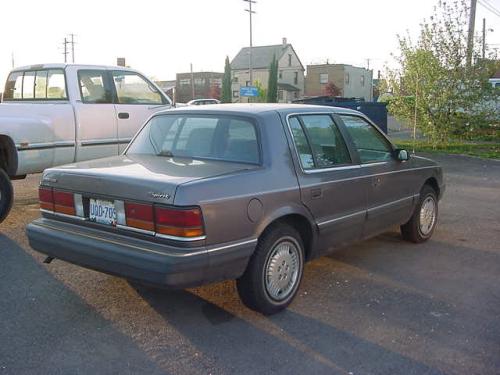 1990-Dodge-Spirit-02