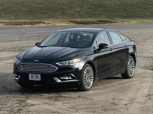 2017-Ford-Fusion-01